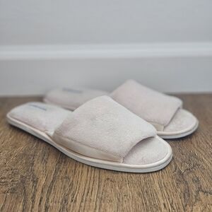 🖤3/$15 Dearfoams, Size 6.5-7.5